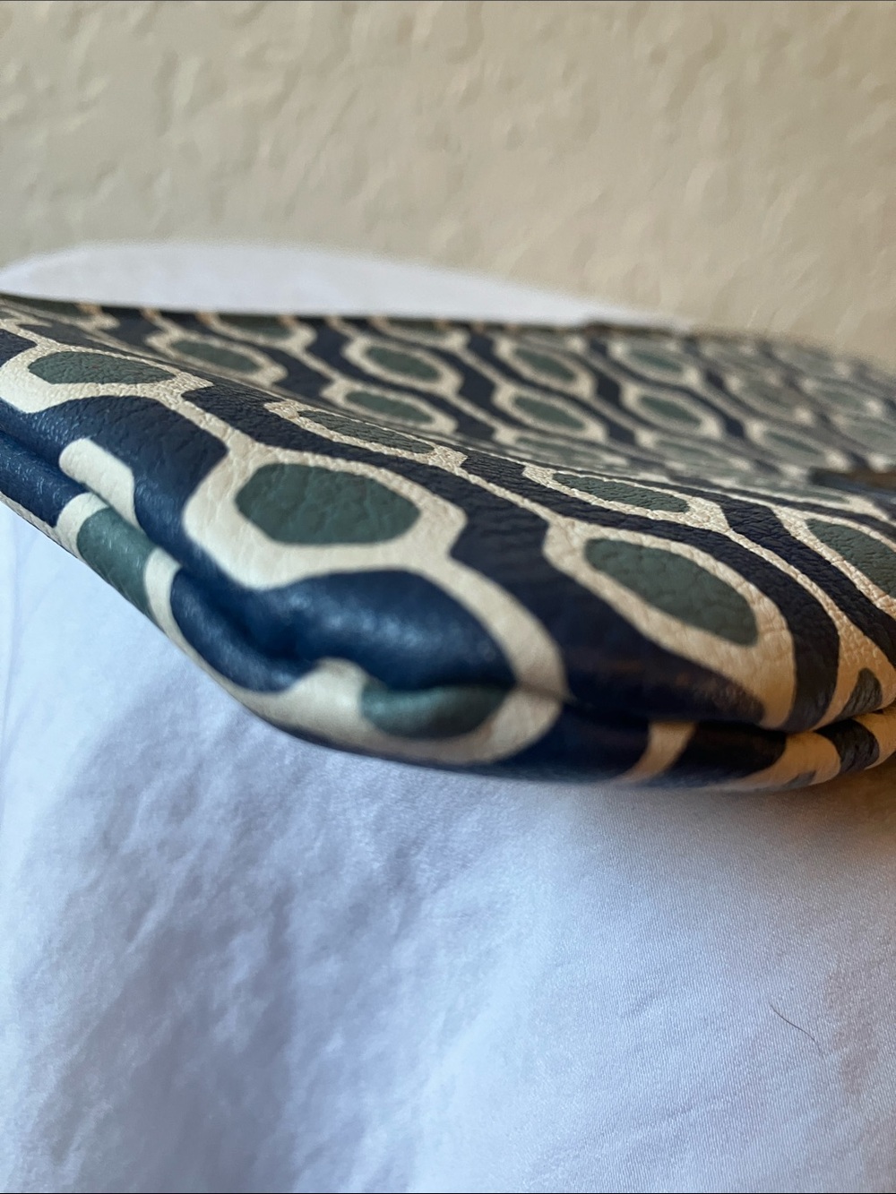 Fossil: Geometric Pattern Clutch/Wallet - Picture 9 of 10